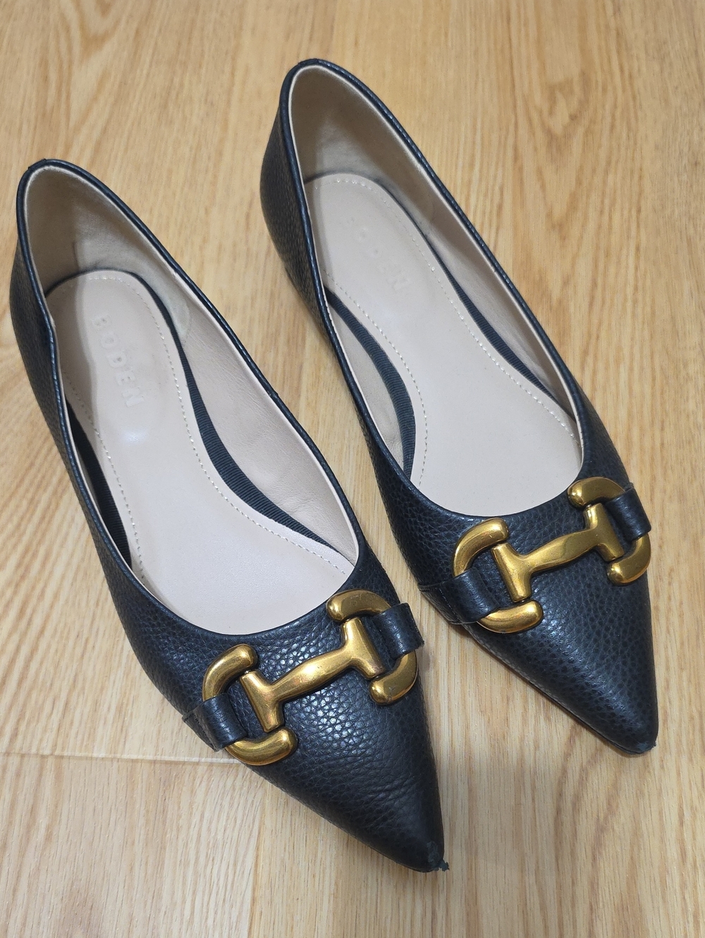 Boden Iris Snaffle Black Leather Flats Gold Hardware